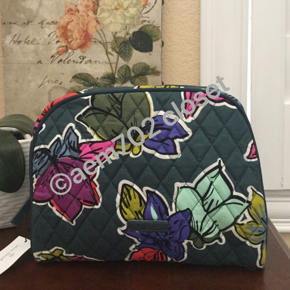 NWT VERA BRADLEY LARGE ZIP COSMETIC
